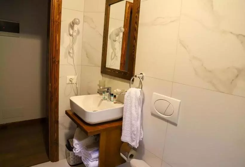 هتل Koroni Boutique