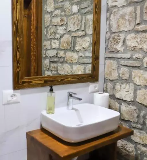 هتل Koroni Boutique