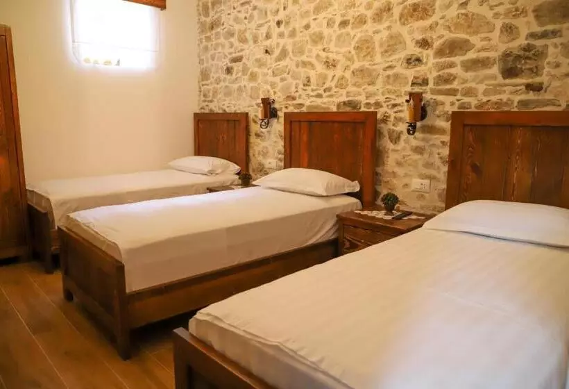 هتل Koroni Boutique