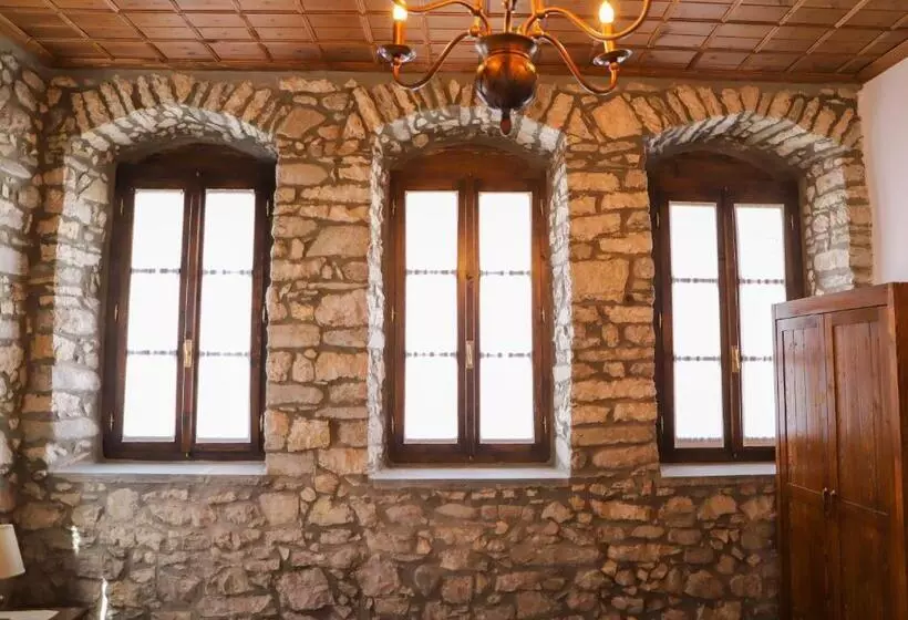 هتل Koroni Boutique