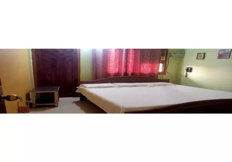 ホテル New Sarnath Guest House
