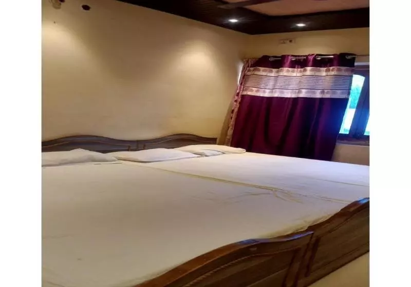 ホテル New Sarnath Guest House