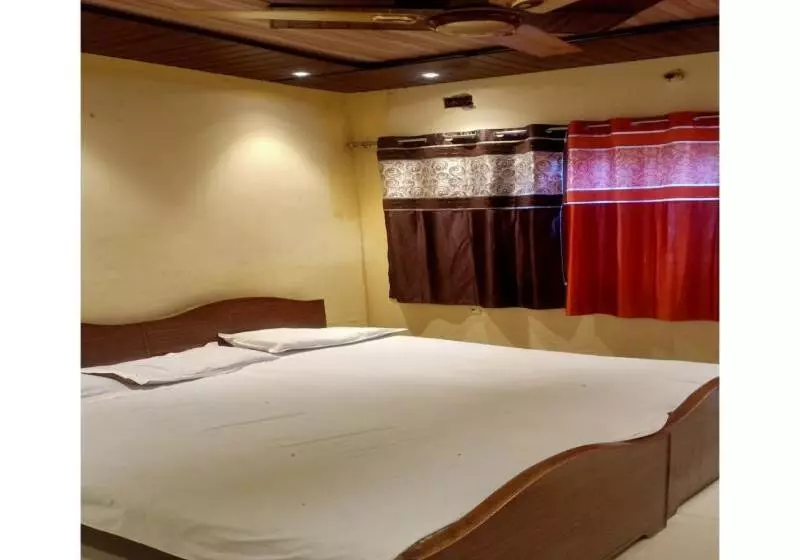 ホテル New Sarnath Guest House