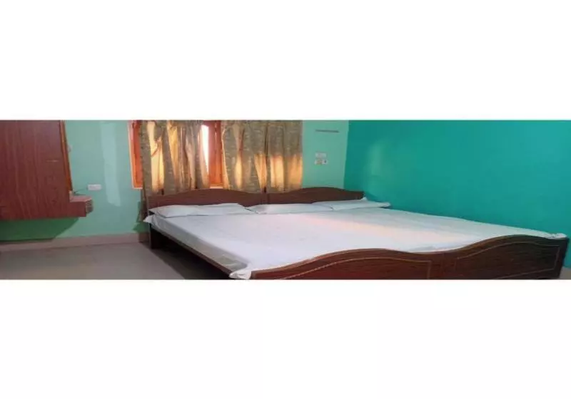 ホテル New Sarnath Guest House
