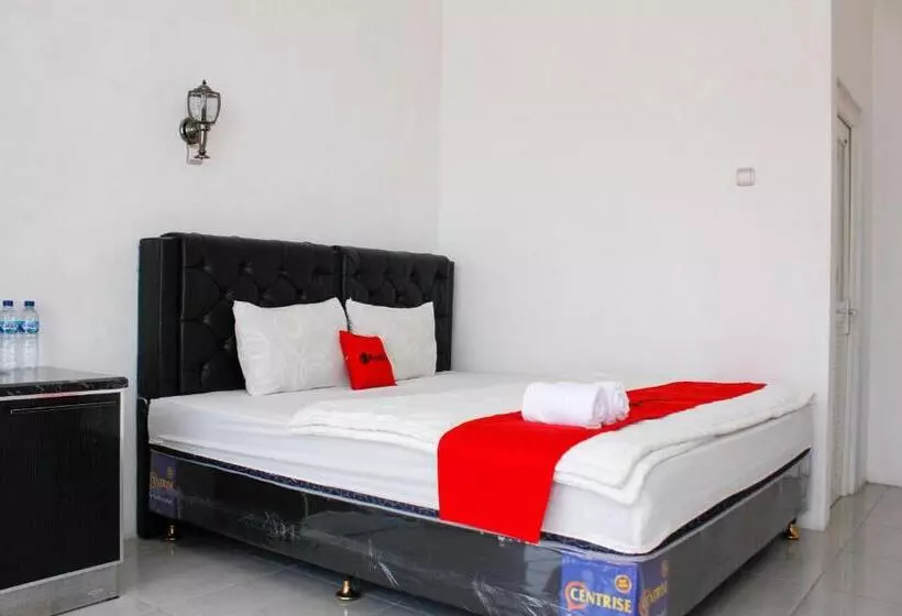 ホテル Reddoorz Syariah Near Kawasan Wisata Gunung Prau Dieng