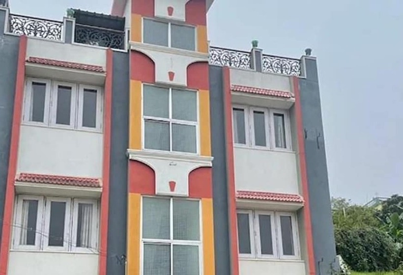 Fabhotel Sri Guhan Eiite