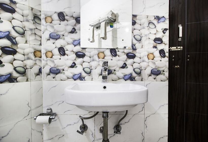 Fabhotel Sri Guhan Eiite