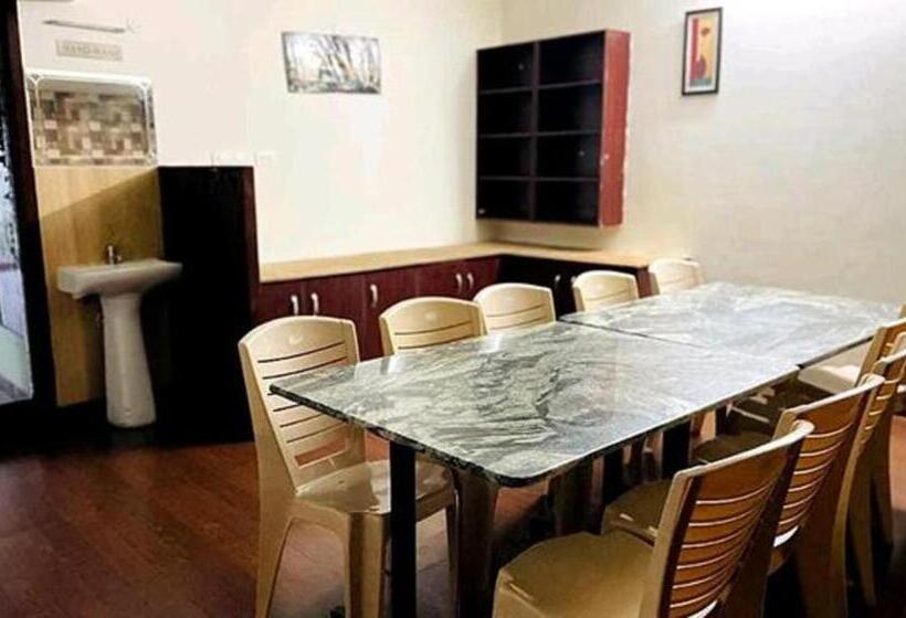 Fabhotel Sri Guhan Eiite