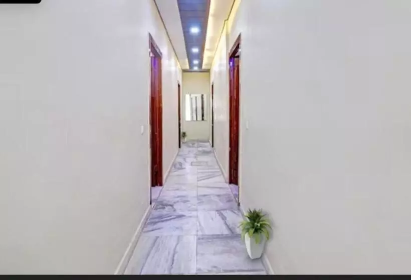 هتل The Ornate Stay Agra