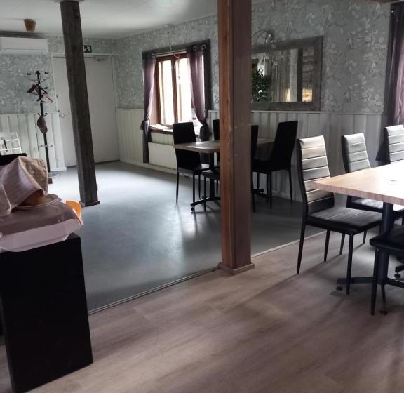 پانسیون Sevetin Baari & Guesthouse