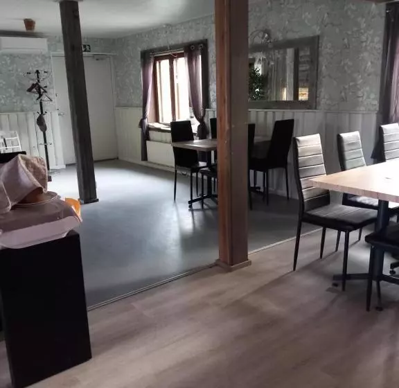 ペンション Sevetin Baari & Guesthouse