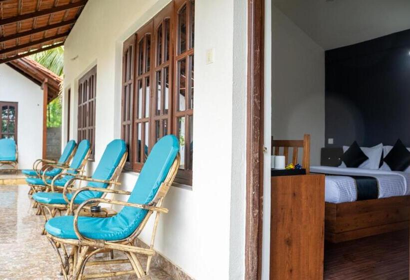 Resort Dhanrains Moonlight Retreat Cottages