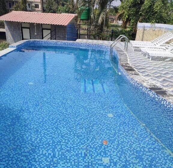 استراحتگاه Motherland Sauraha