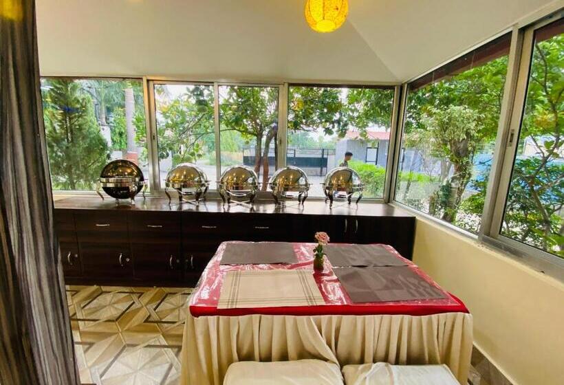 استراحتگاه Motherland Sauraha