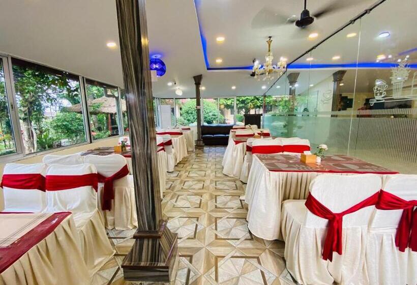 استراحتگاه Motherland Sauraha