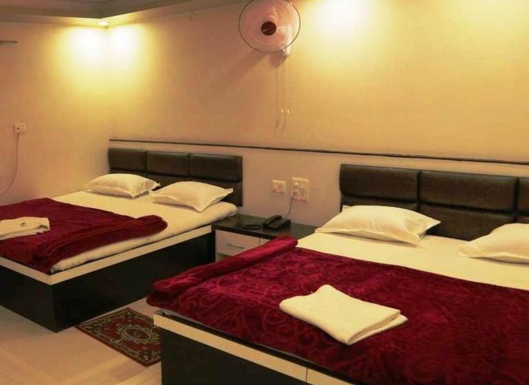 Venus Hotel 5 Minute Walking Distance From Dargah