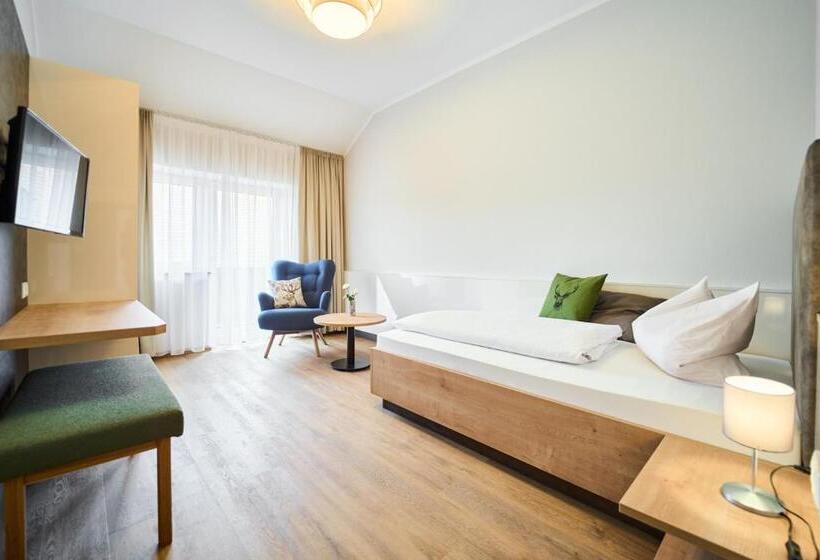 Wirt Z´uttlau Familienhotel Höng