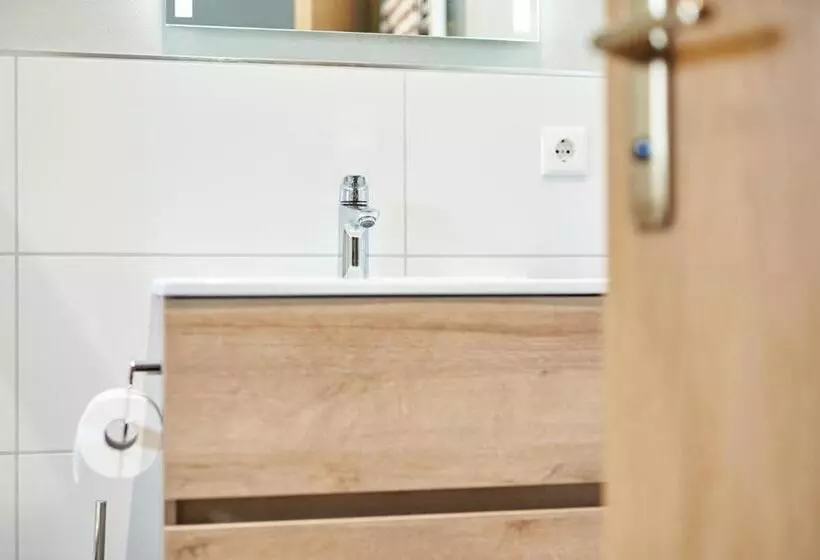 Wirt Z´uttlau Familienhotel Höng