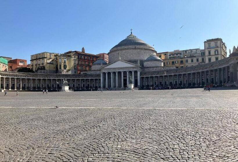 تختخواب و صبحانه Alma Megaris