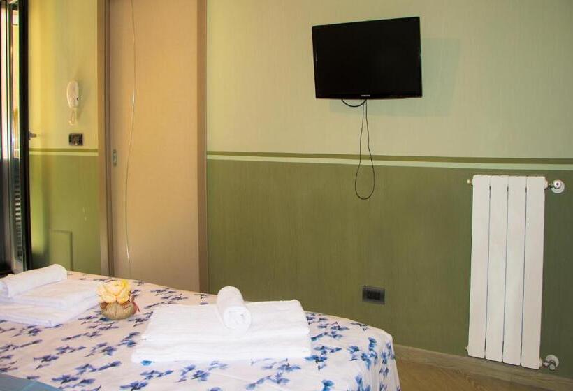 تختخواب و صبحانه Alma Megaris