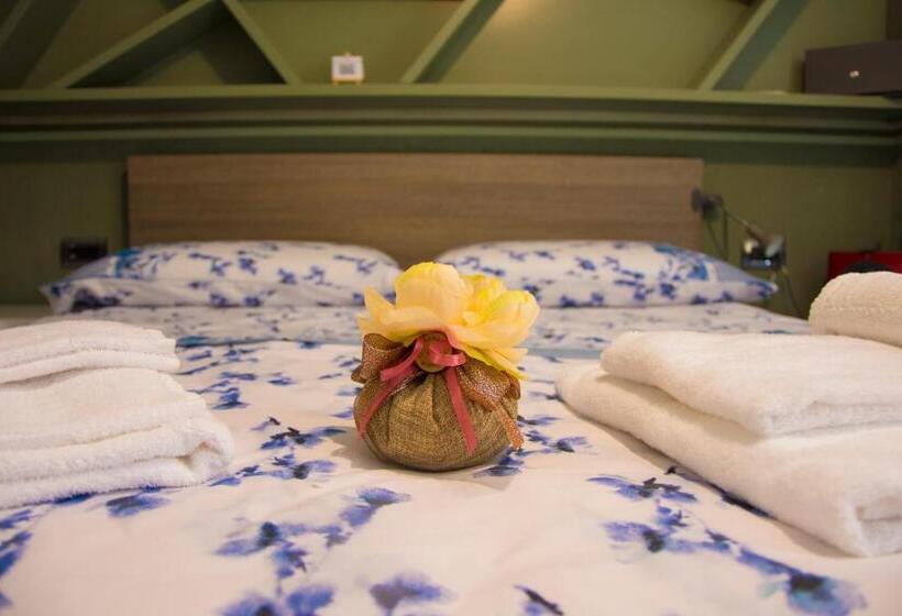 تختخواب و صبحانه Alma Megaris