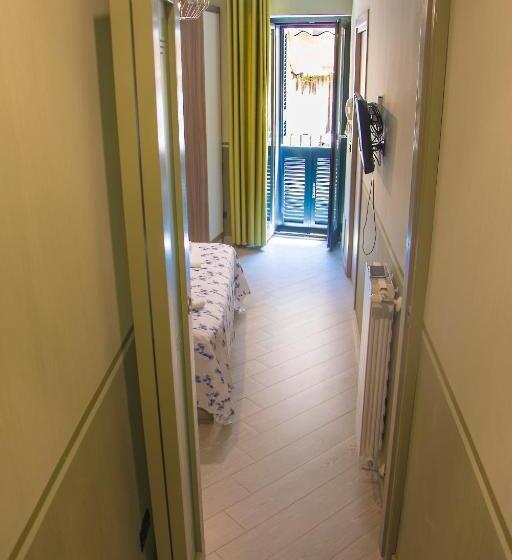 تختخواب و صبحانه Alma Megaris