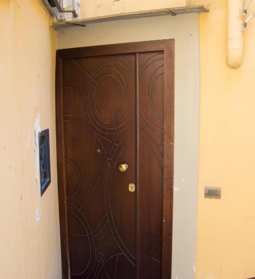 تختخواب و صبحانه Alma Megaris