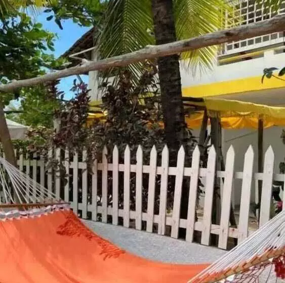 簡易ホテル Pousada E Restaurante Tabuba Beach