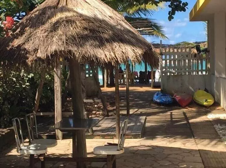 簡易ホテル Pousada E Restaurante Tabuba Beach