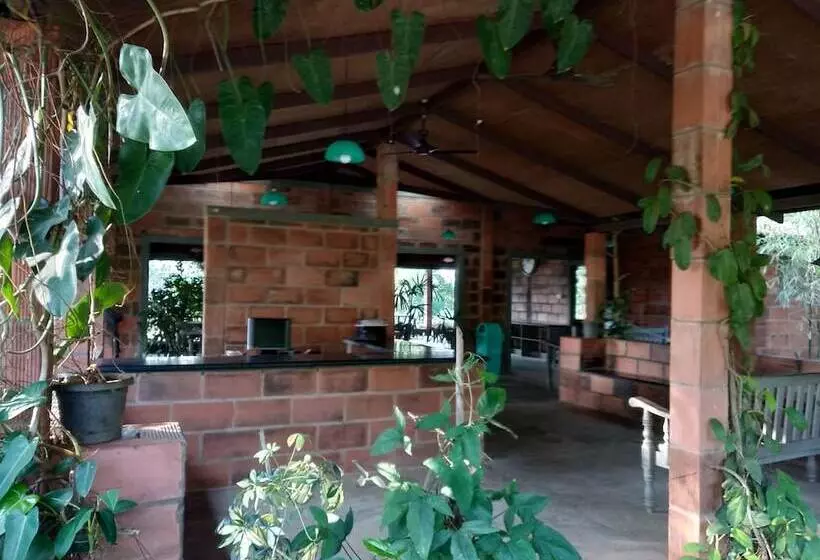 Hotelli Camp Riveredge Paradise