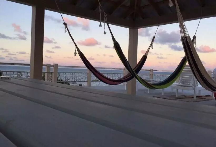 Hotelli Caye Caulker Beach