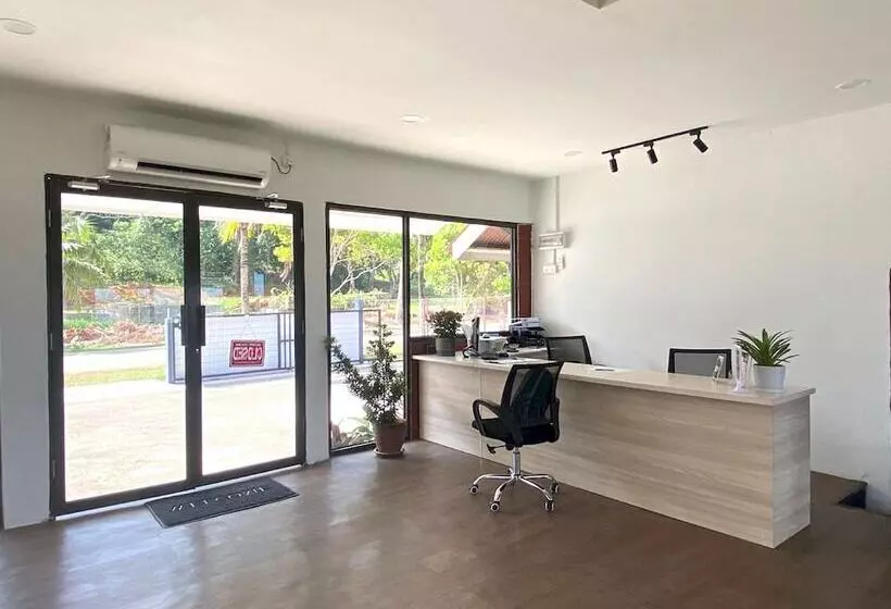 Hotelli Cemara Puri Resort & Spa By Oyo