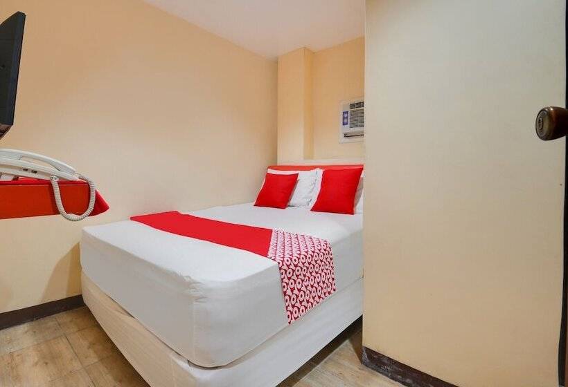 ホテル Fb Suites By Oyo