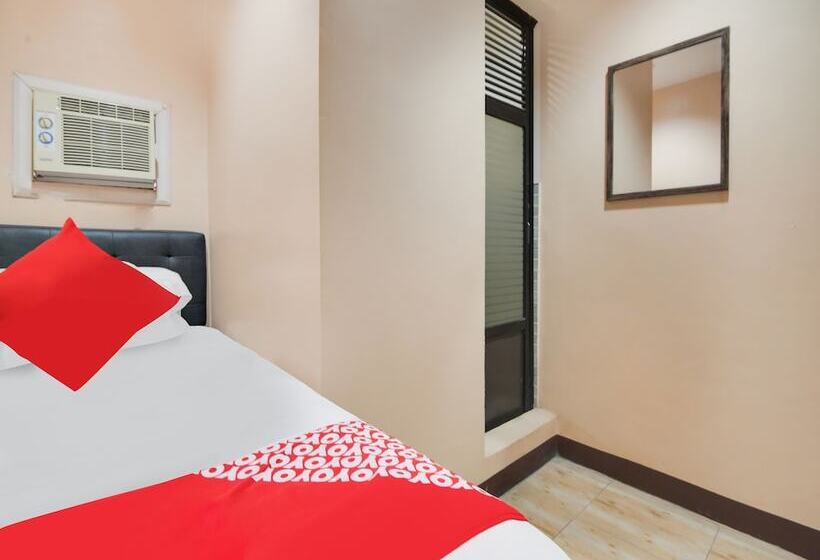 ホテル Fb Suites By Oyo