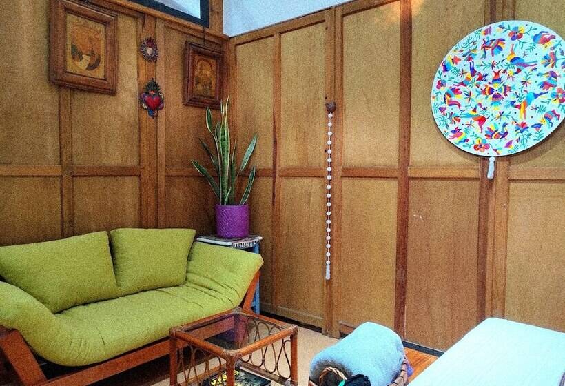 فندق Folklorsuites