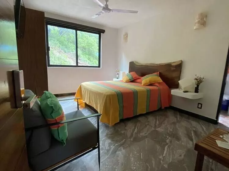 ホテル Hospedaje Anturios