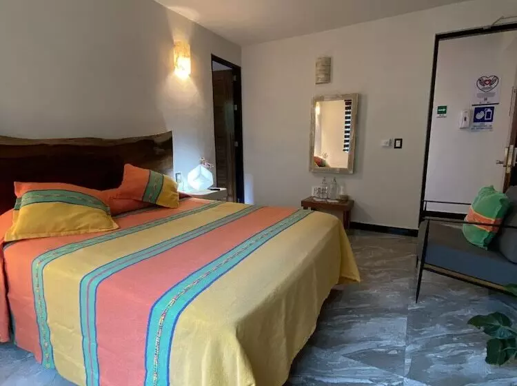 ホテル Hospedaje Anturios