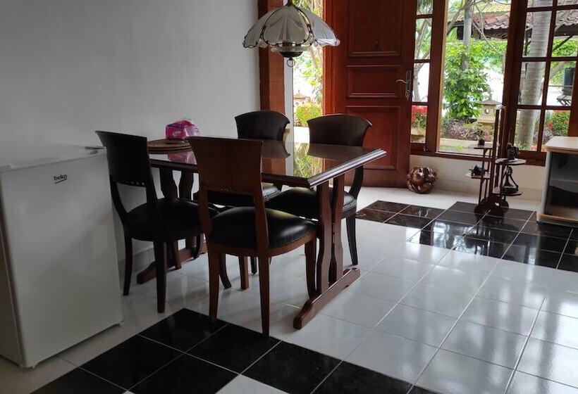 ホテル Keyani Bungalows Lovina