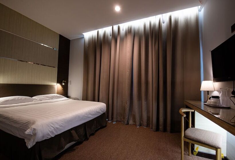 Capital O 90617 Hotel Meliden