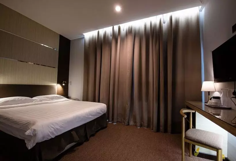 Capital O 90617 Hotel Meliden