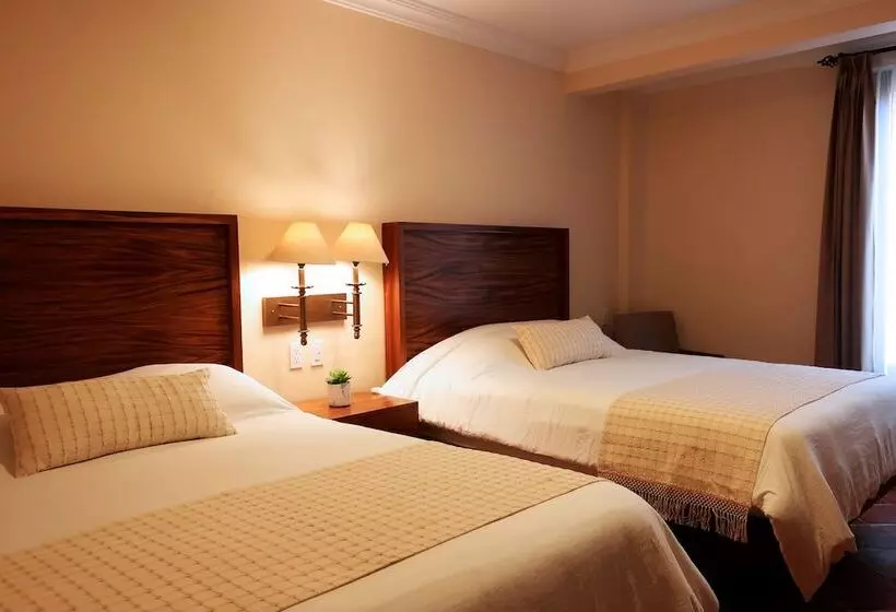 Hotelli Paseo Santiago