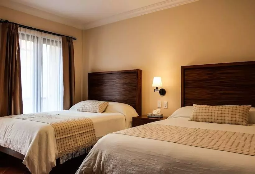 Hotelli Paseo Santiago