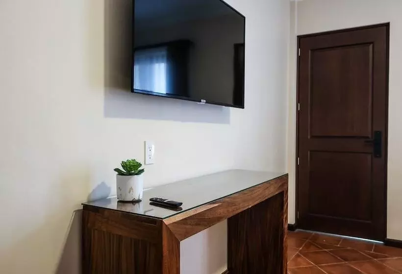 Hotelli Paseo Santiago