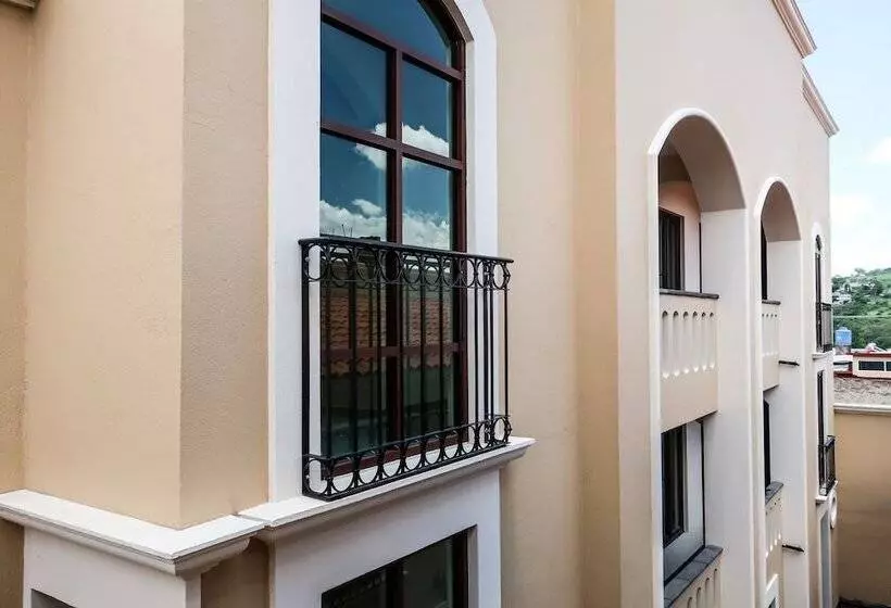 Hotelli Paseo Santiago