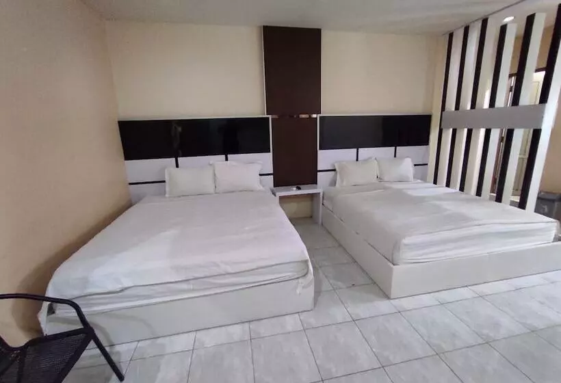 ホテル Subur By Oyo