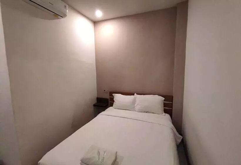 ホテル Subur By Oyo