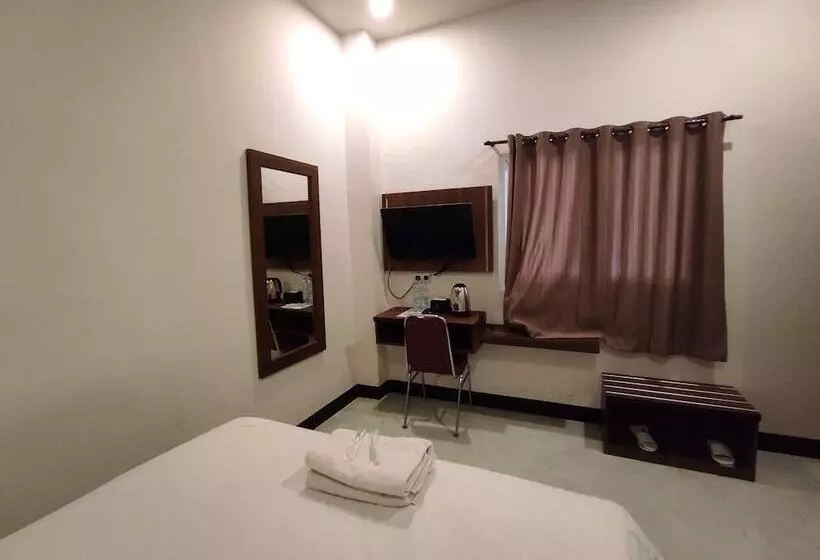 ホテル Subur By Oyo