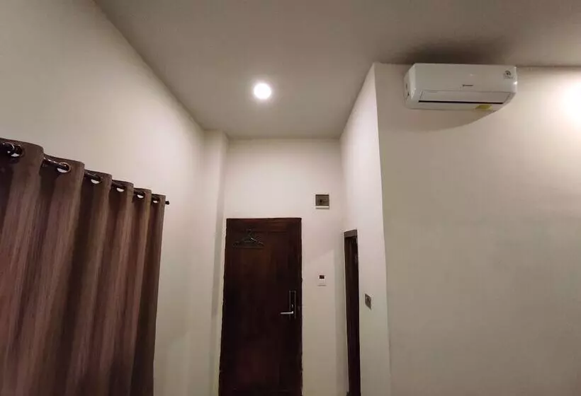 ホテル Subur By Oyo