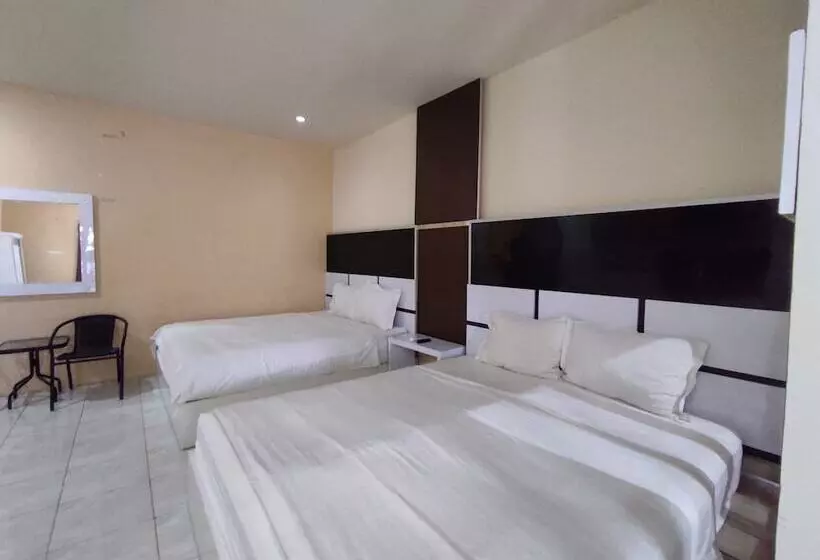 ホテル Subur By Oyo