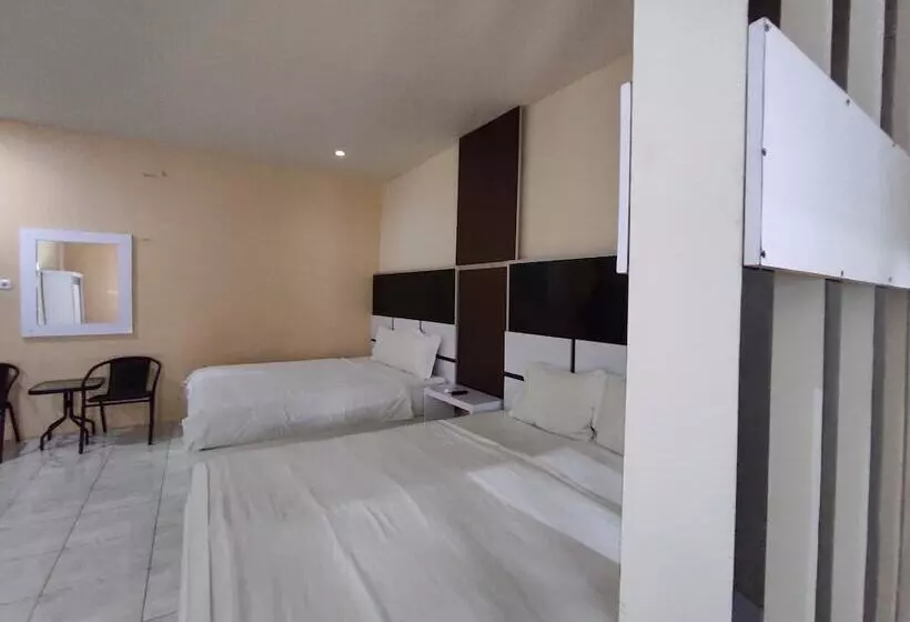 ホテル Subur By Oyo